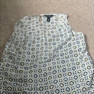 Silk White House Black  Market Size Medium Tank